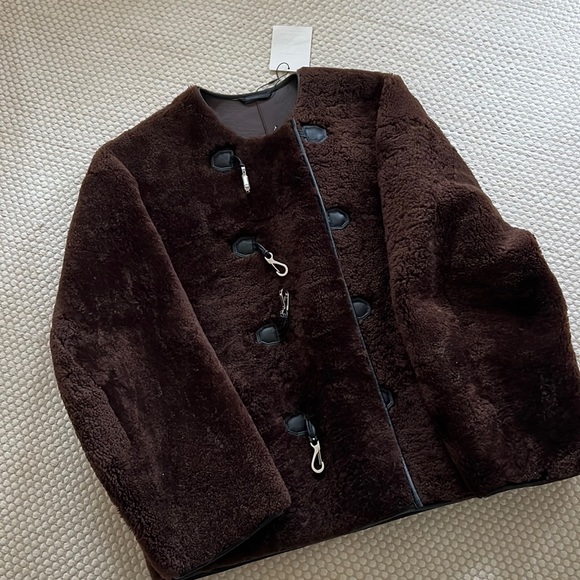 Toteme shearling teddy clasp jacket - Picture 1 of 5